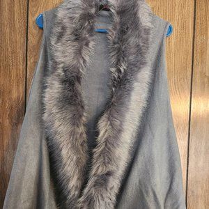 NWT Kimberly C Grey Vest knit w/fur trim One Size
